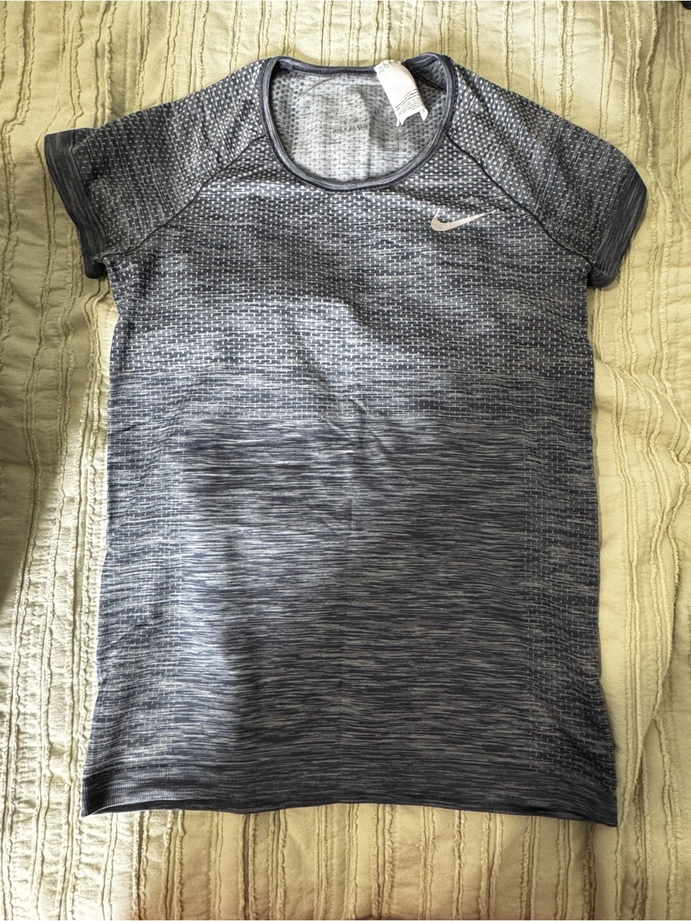 Nike Women's Blue-Gray Heathered Short Sleeve Performance Tee